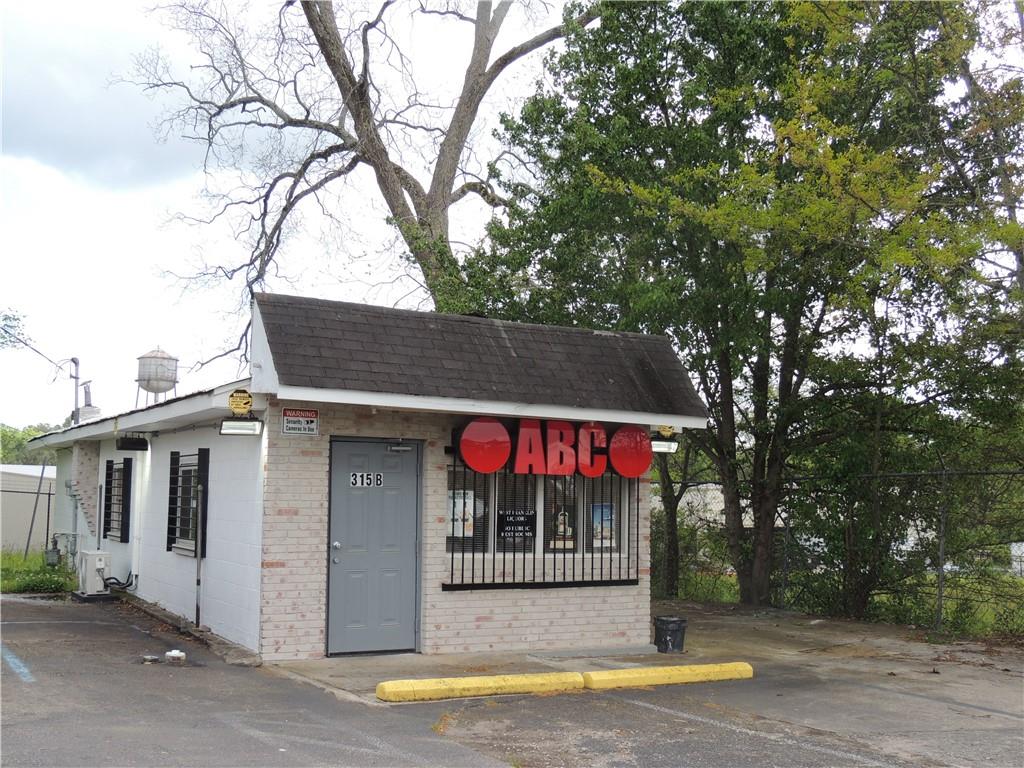 315 W Franklin St Property Photo 1