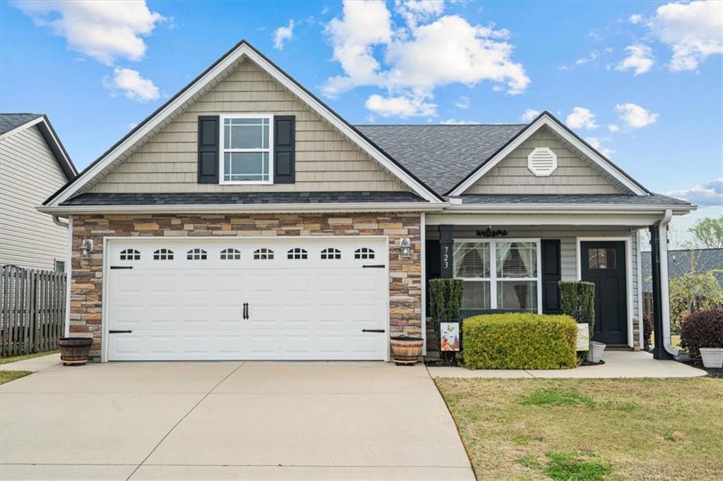 723 Cerons St Property Photo 1