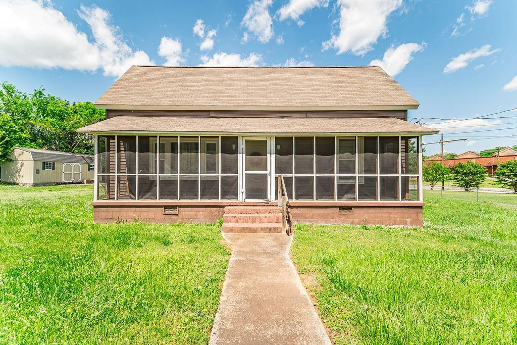 6 Lyman St Property Photo 1