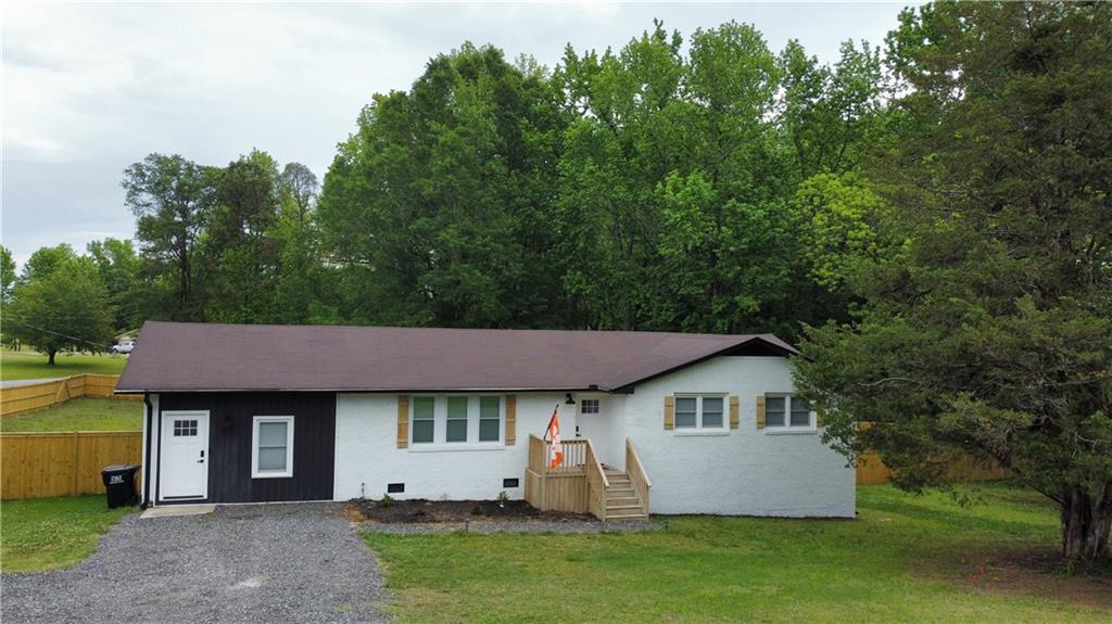 706 Beaverdam Rd Property Photo 1