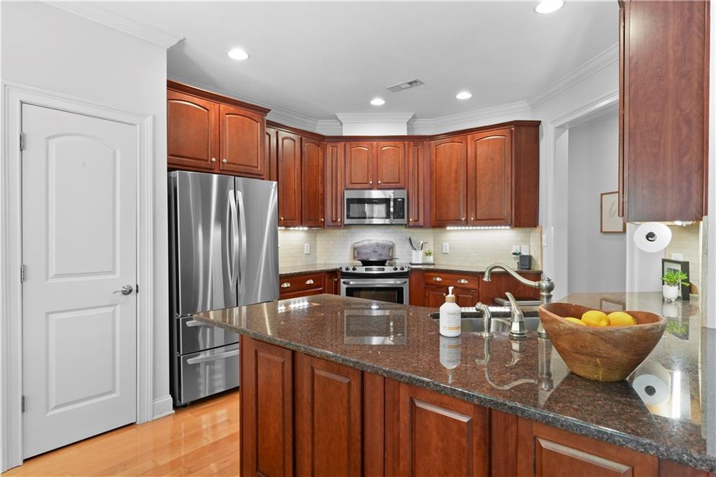 120 Cayman Way Property Photo 14
