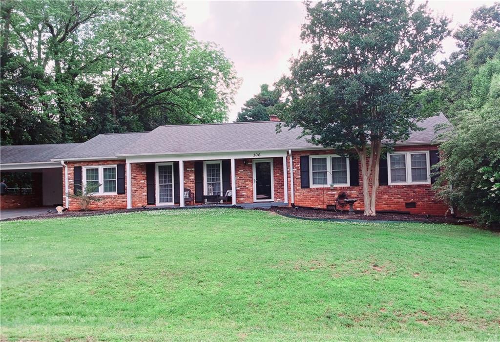 306 Woodfern Cir Property Photo 1