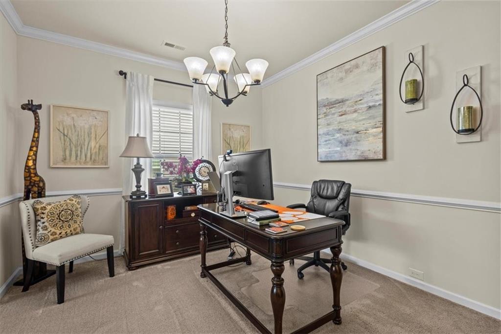 455 Shoreline Blvd Property Photo 7