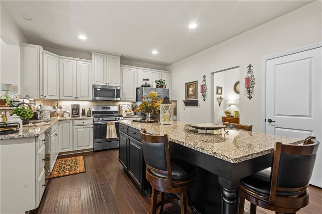 455 Shoreline Blvd Property Photo 10