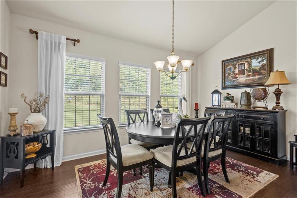 455 Shoreline Blvd Property Photo 12