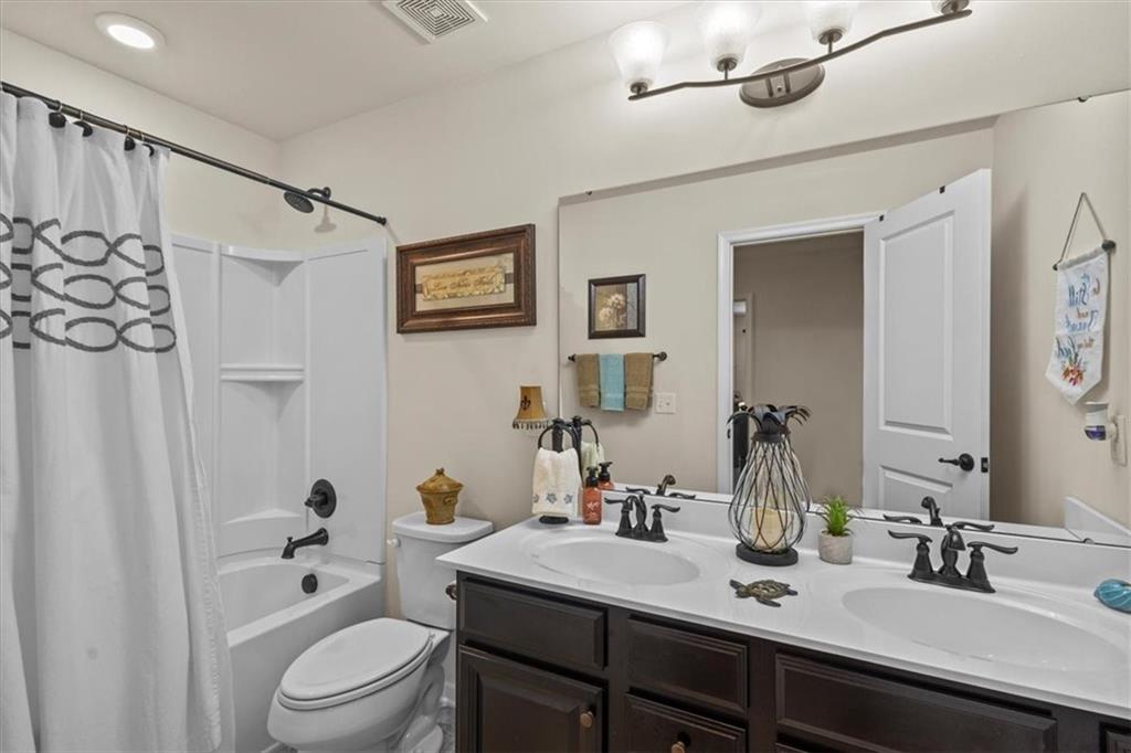 455 Shoreline Blvd Property Photo 14