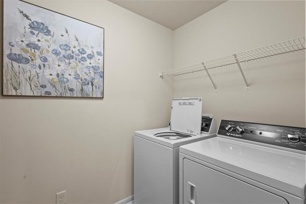 455 Shoreline Blvd Property Photo 15