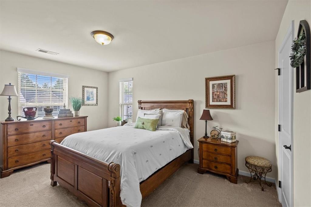 455 Shoreline Blvd Property Photo 23