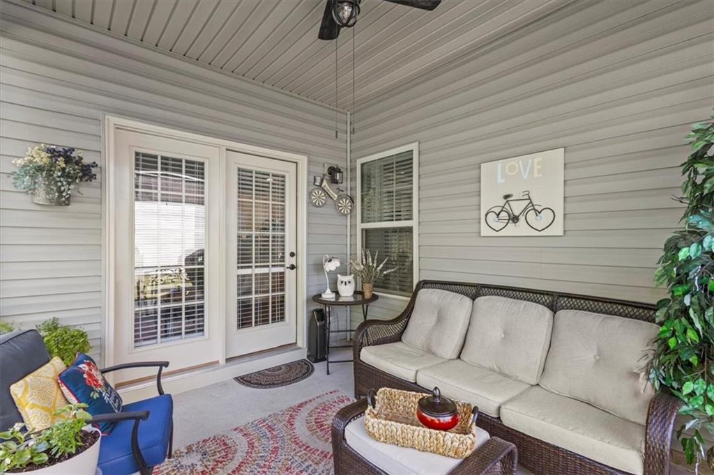 455 Shoreline Blvd Property Photo 27