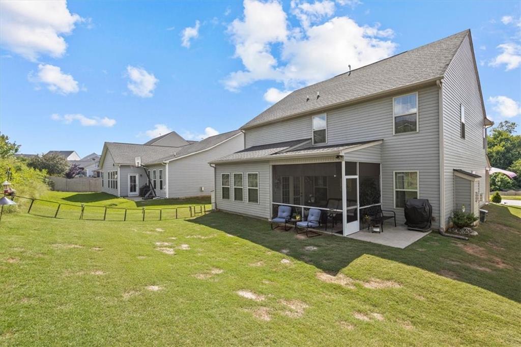 455 Shoreline Blvd Property Photo 28