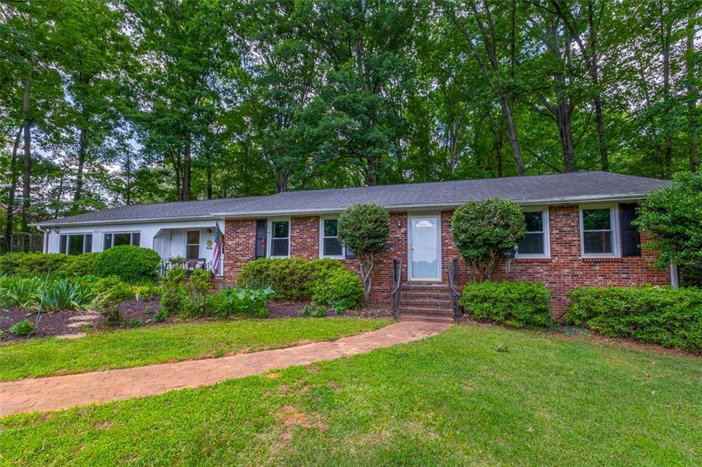 224 Woodberry Cir Property Photo 1