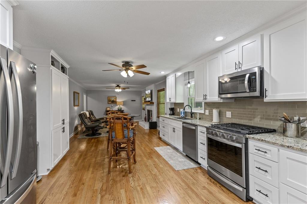 406 Binewood Ln Property Photo 14