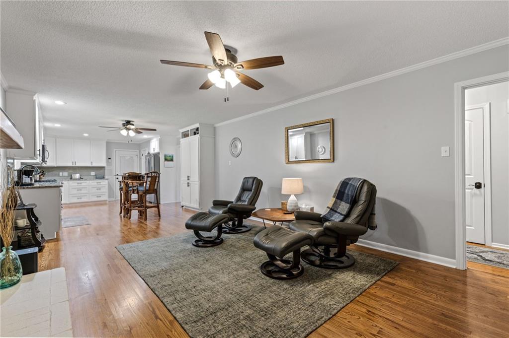 406 Binewood Ln Property Photo 18