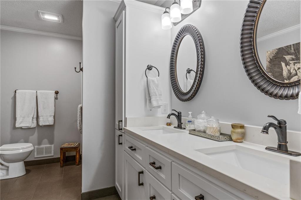 406 Binewood Ln Property Photo 21