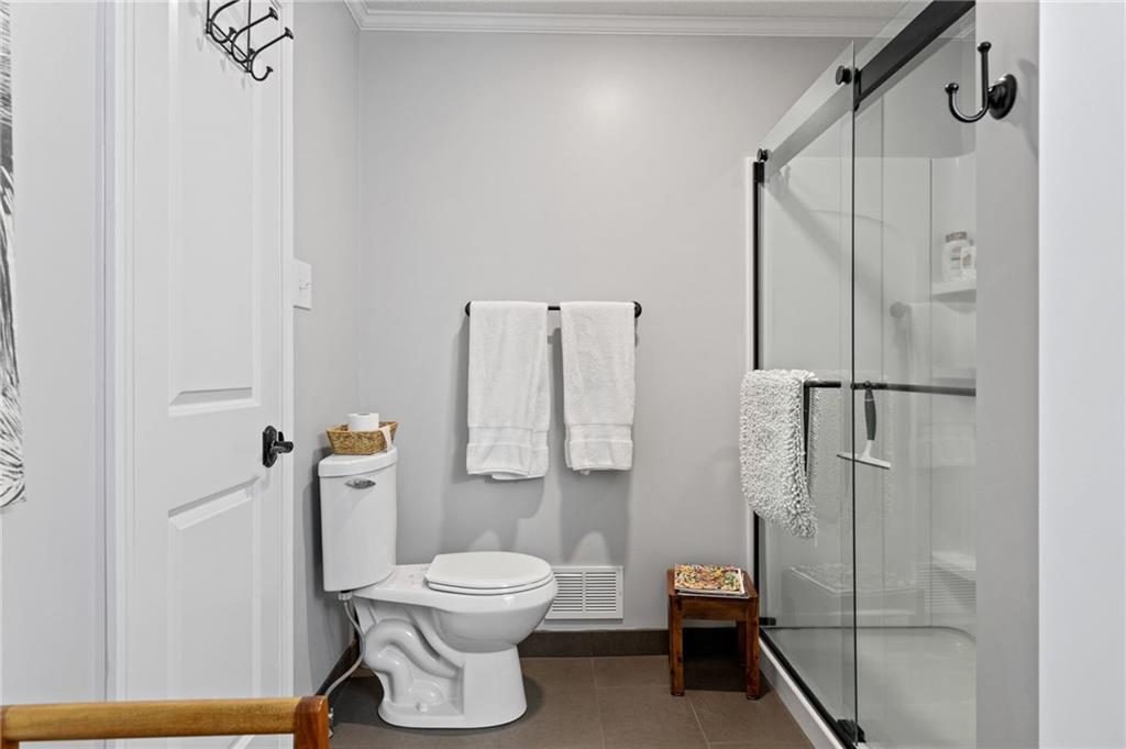 406 Binewood Ln Property Photo 23