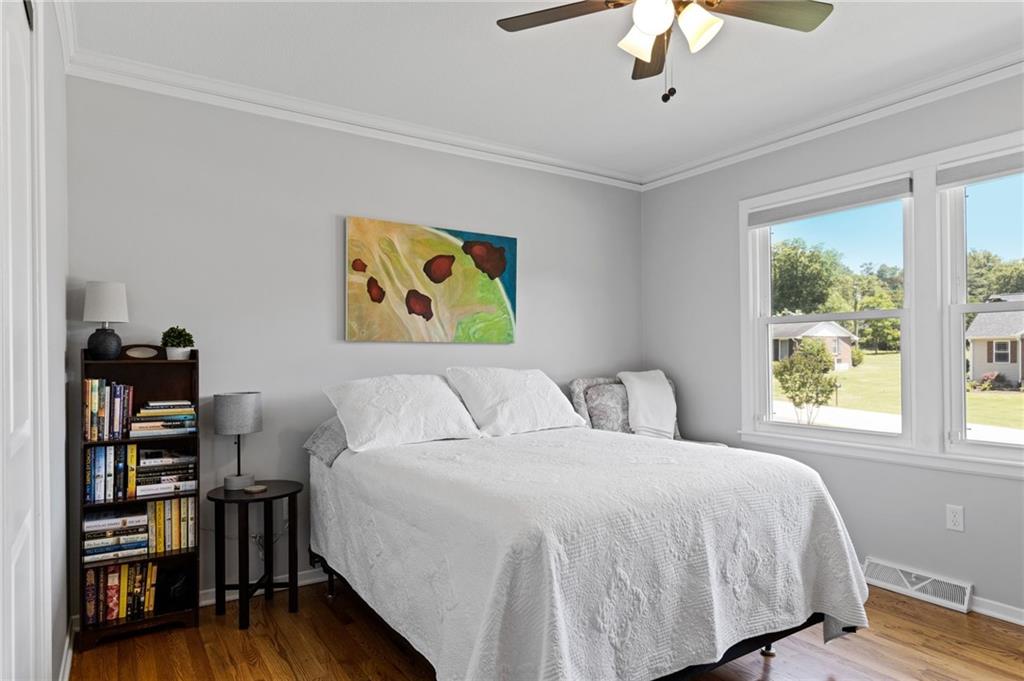 406 Binewood Ln Property Photo 27