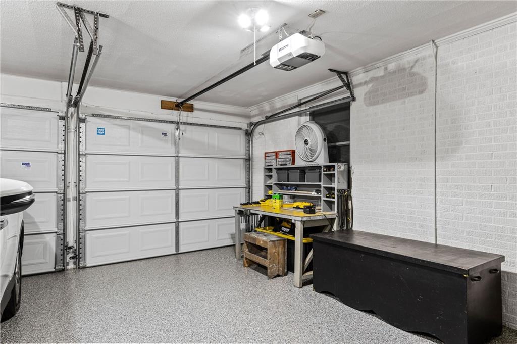 406 Binewood Ln Property Photo 34