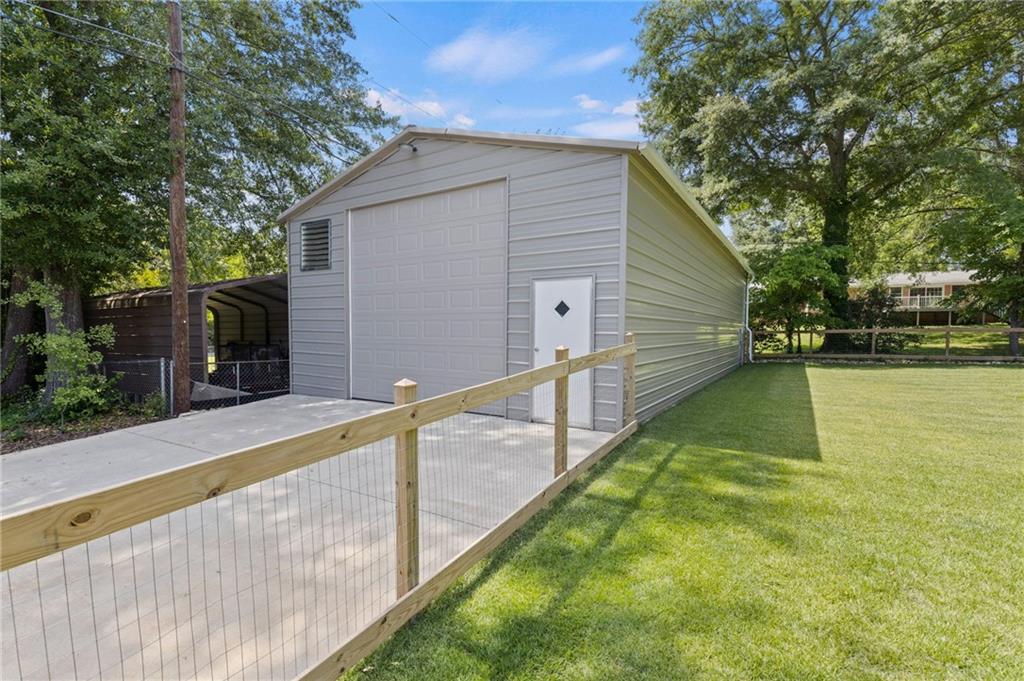 406 Binewood Ln Property Photo 39