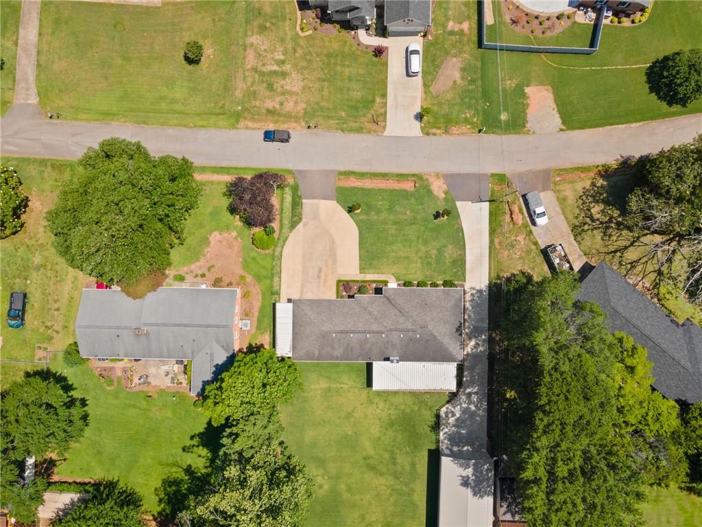 406 Binewood Ln Property Photo 42