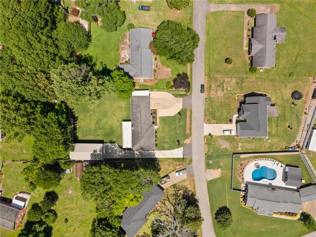 406 Binewood Ln Property Photo 43