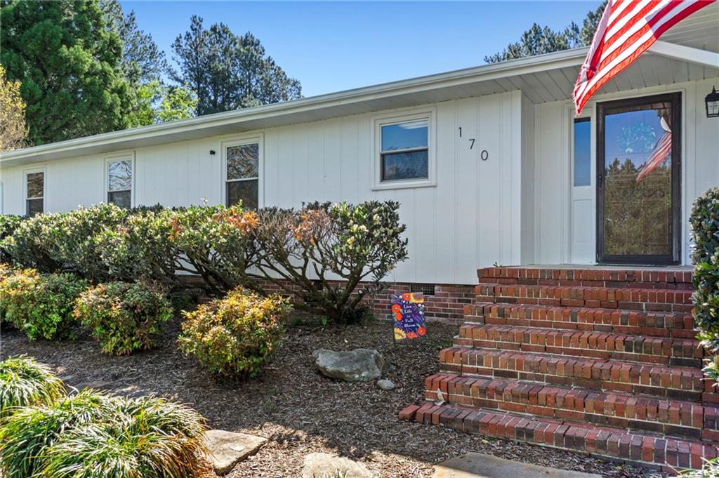 170 Morris Rd Property Photo 1