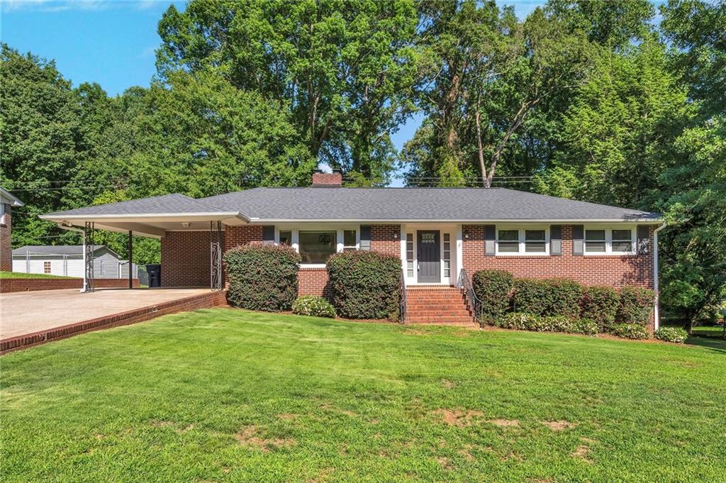 132 Tanglewood Dr Property Photo 1