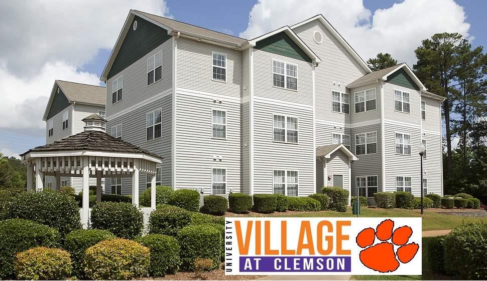 108 University Village Dr Property Photo 1