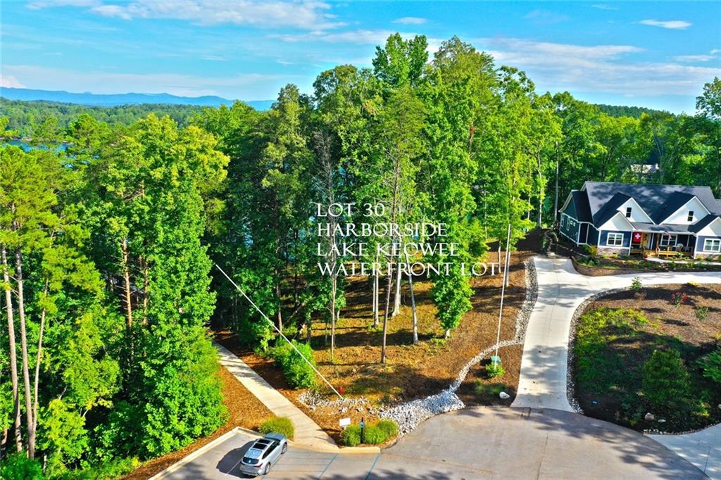 223 Squirrel Pt Property Photo 1