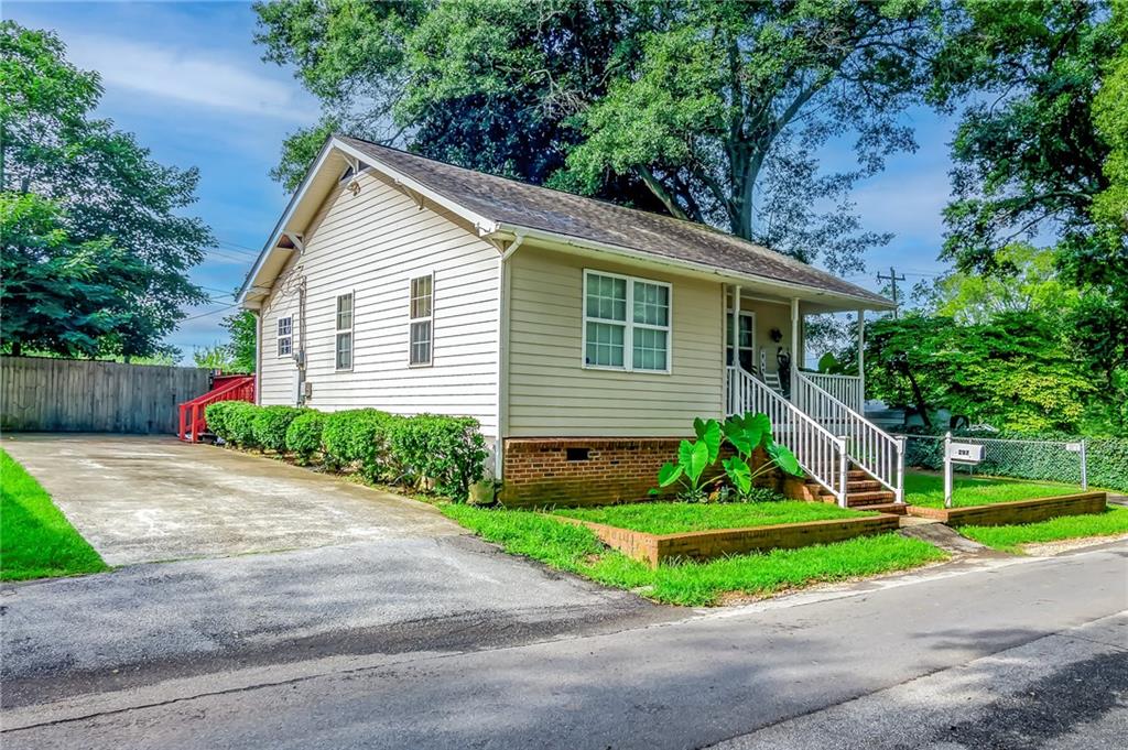 297 Strickland Ave Property Photo
