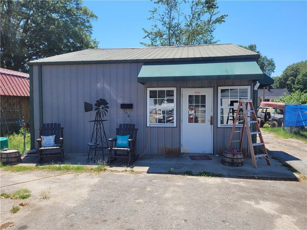 106 Lucas Ave Property Photo 1