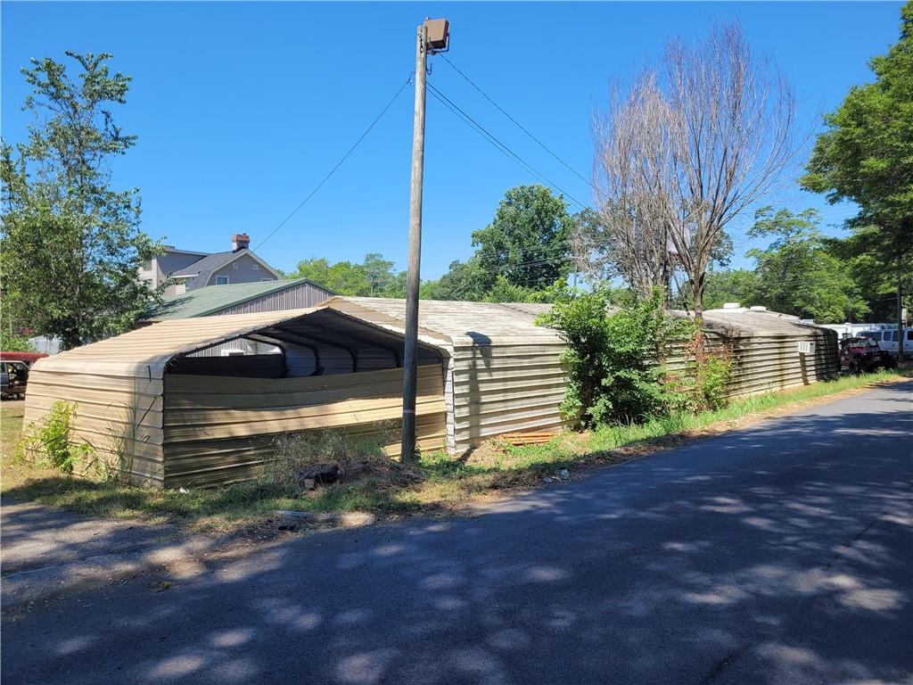106 Lucas Ave Property Photo 4