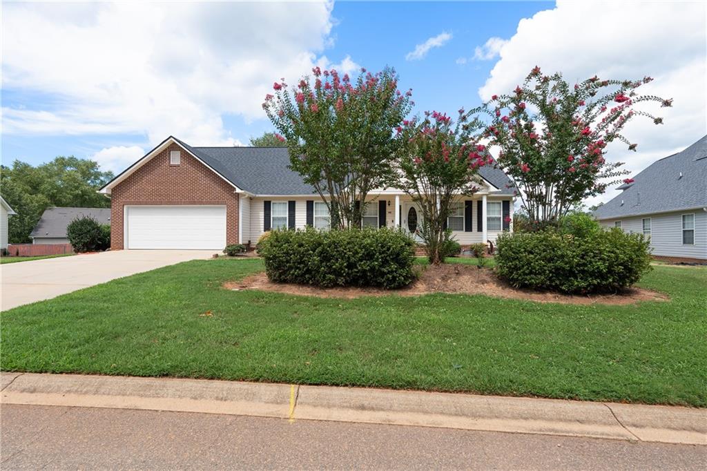 148 Amberwood Dr Property Photo