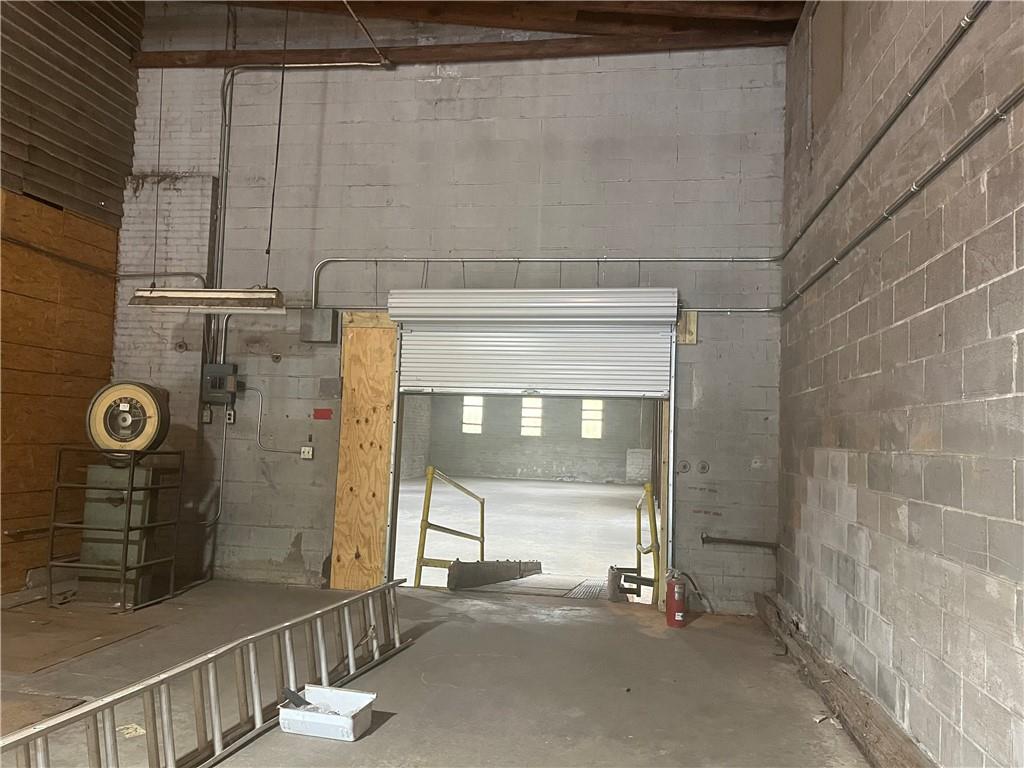 503 E South Broad St Property Photo 3