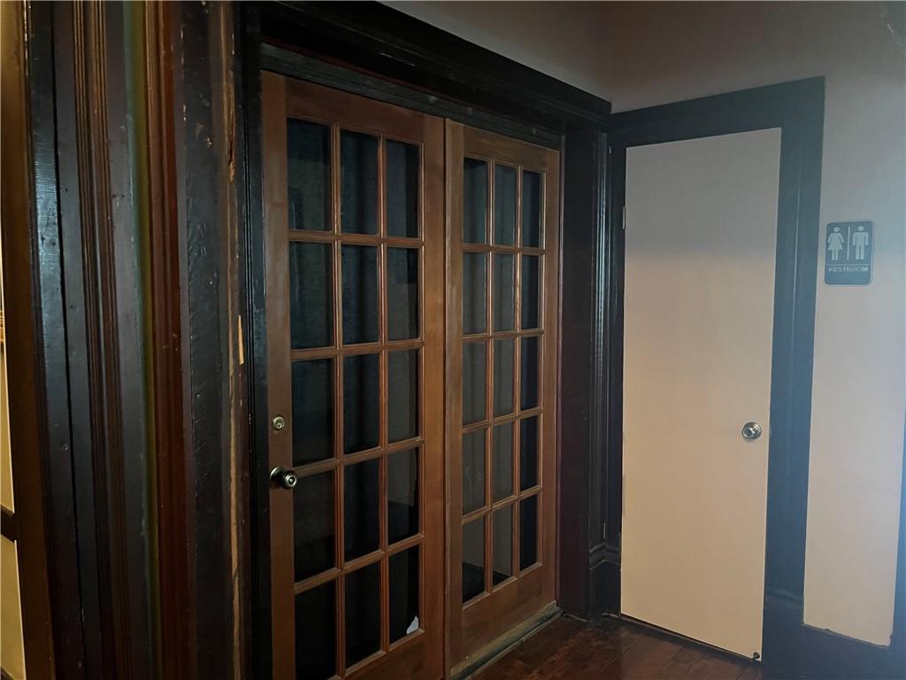112 W Main St Property Photo 5