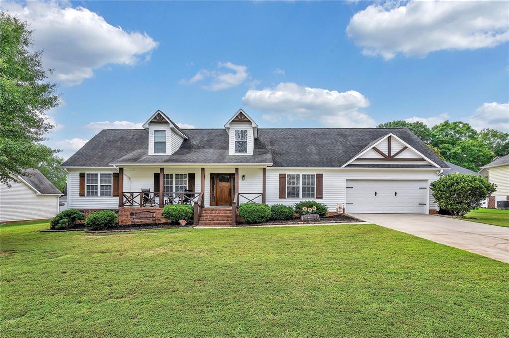 106 Amberwood Dr Property Photo