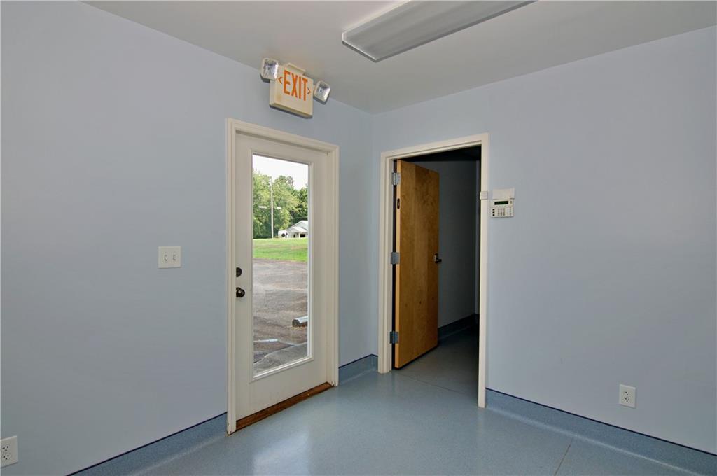 2525 Gentry Mem Hwy Property Photo 8