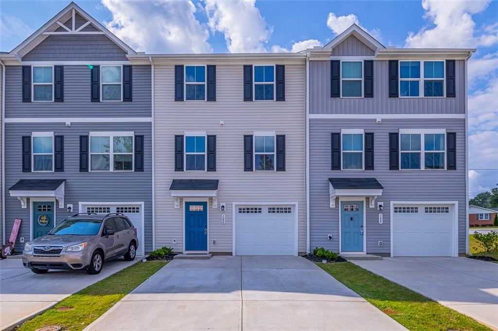 102 Verdant Leaf Way Property Photo