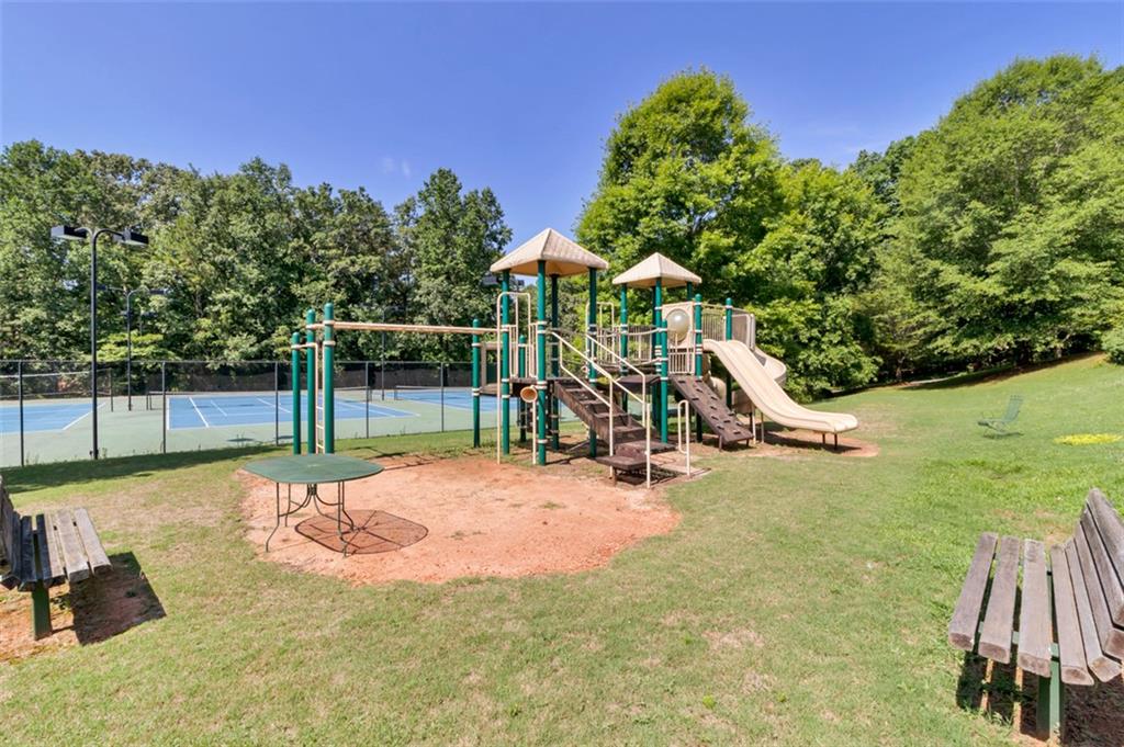 160 Sweetbriar Trl Property Photo 17