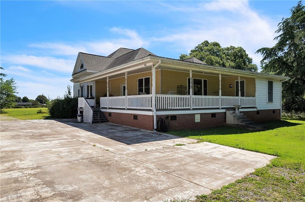 200 Green Cherry Rd Property Photo 1