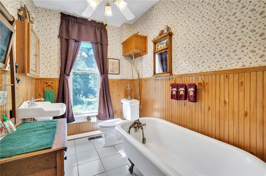 200 Green Cherry Rd Property Photo 17