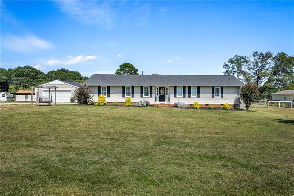 6 Ashley Dr Property Photo 2