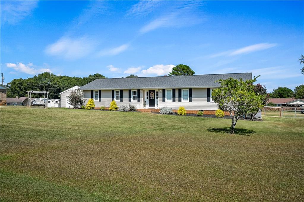 6 Ashley Dr Property Photo 4