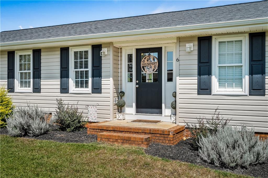 6 Ashley Dr Property Photo 5