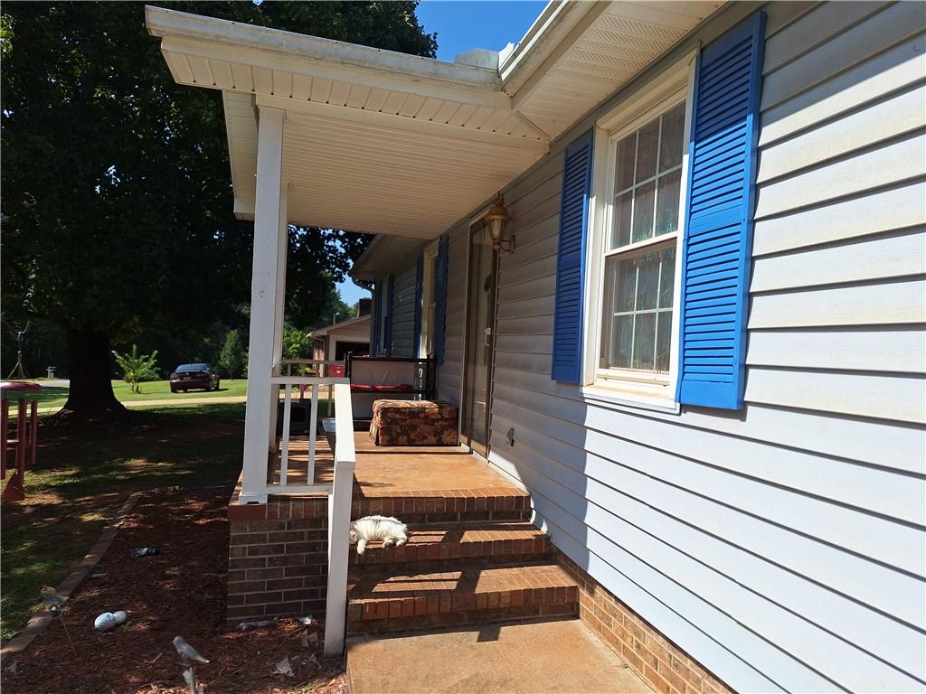 308 Meadowbrook Dr Property Photo 7