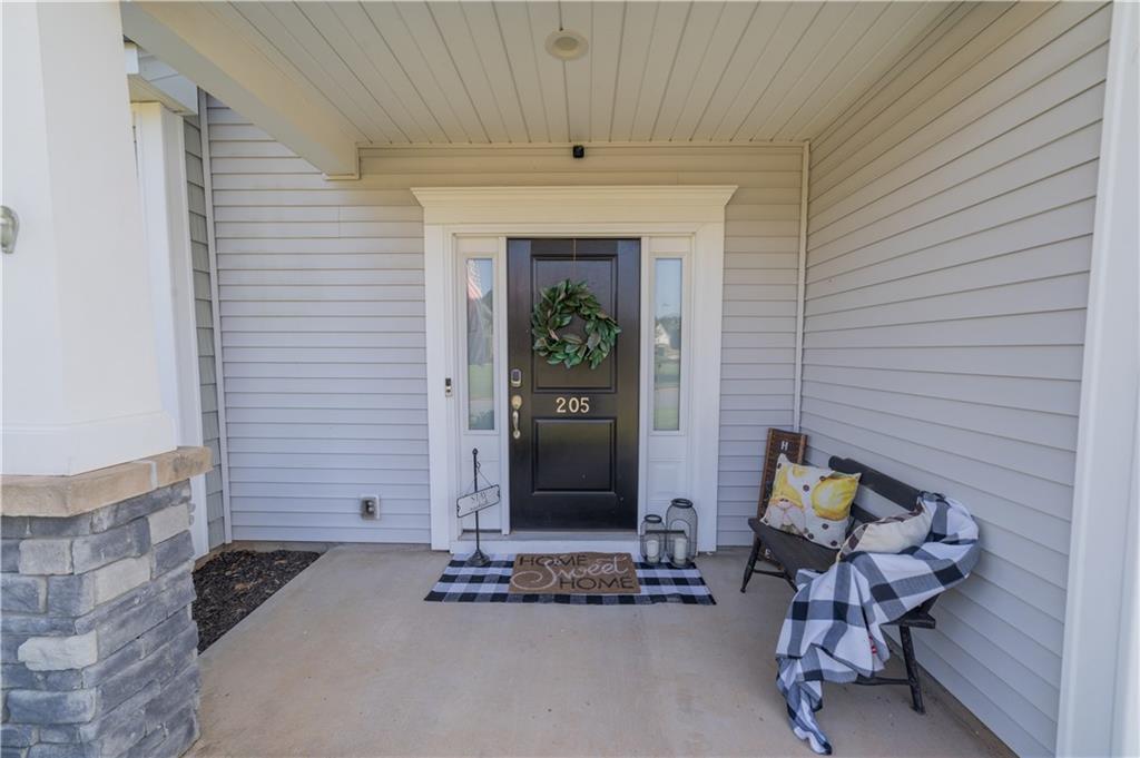 205 Avendell Dr Property Photo 3