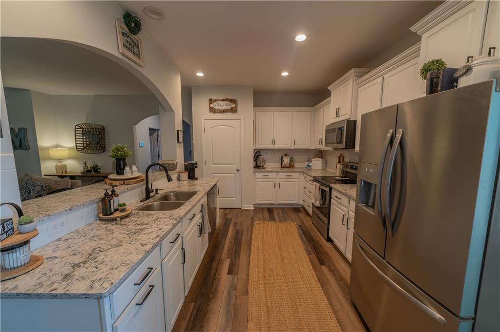 205 Avendell Dr Property Photo 8