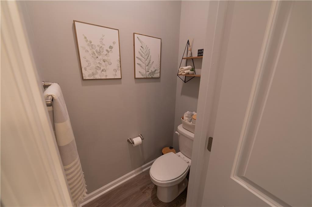 205 Avendell Dr Property Photo 16