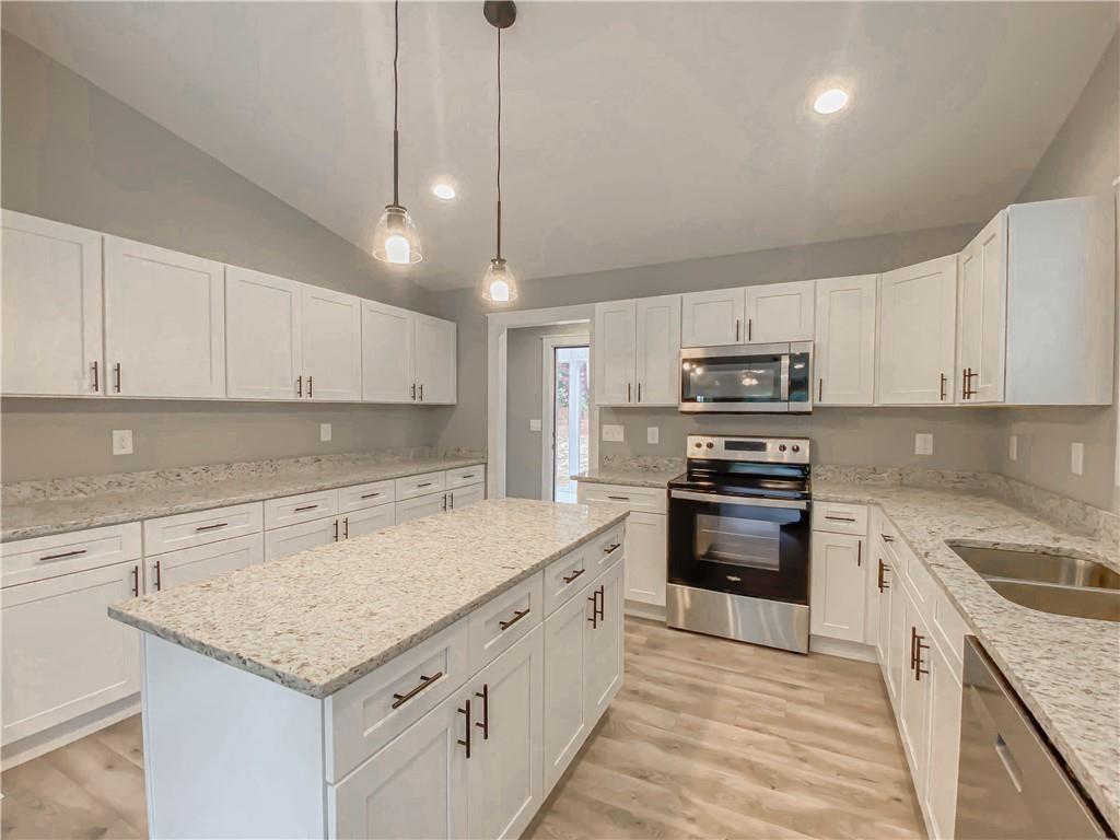 607 S Walnut St Property Photo 13