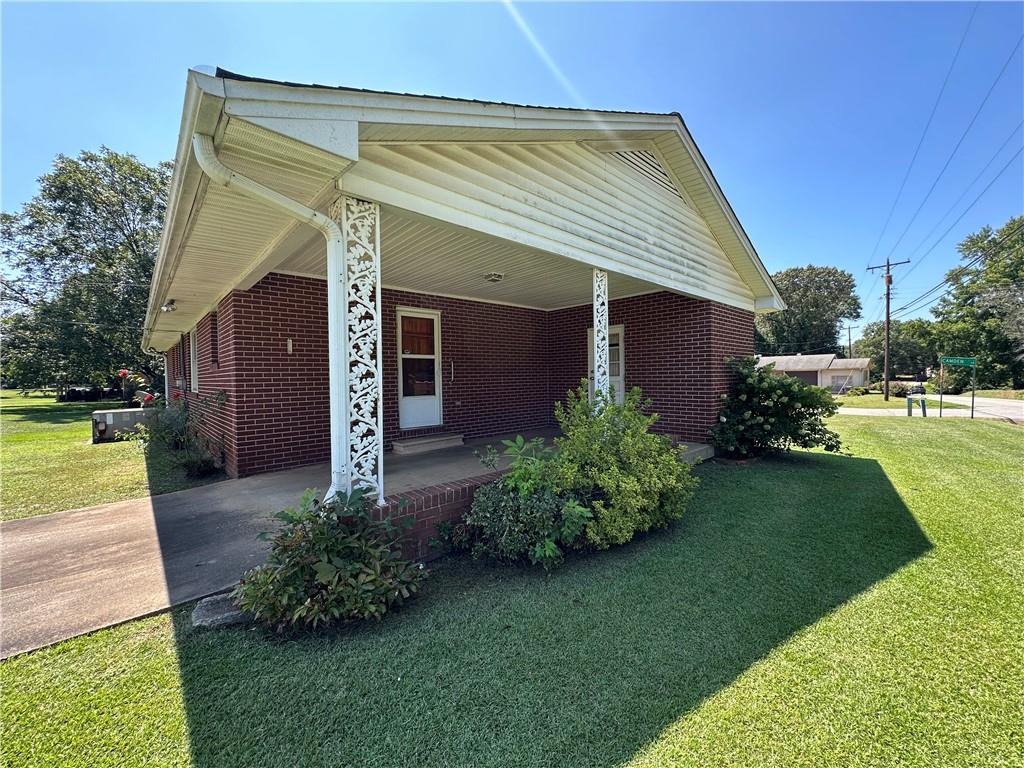 2901 Camden Dr Property Photo 5