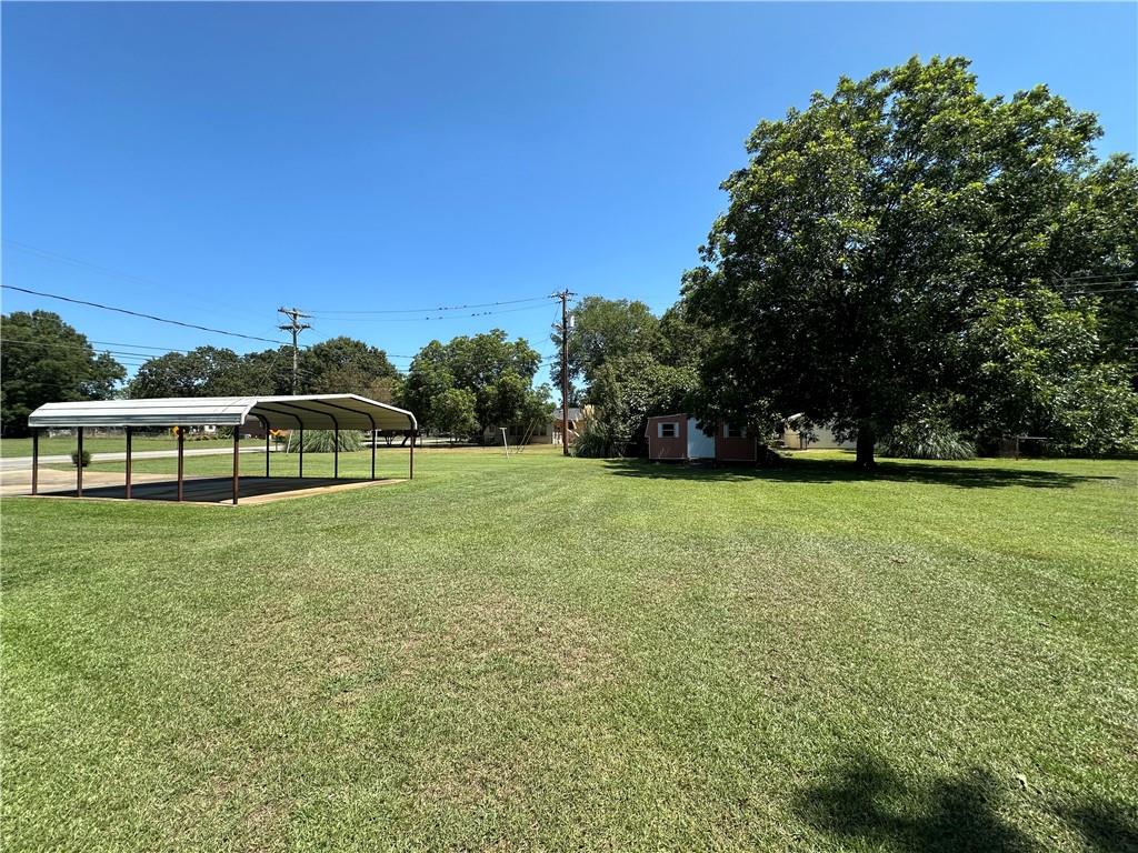 2901 Camden Dr Property Photo 9